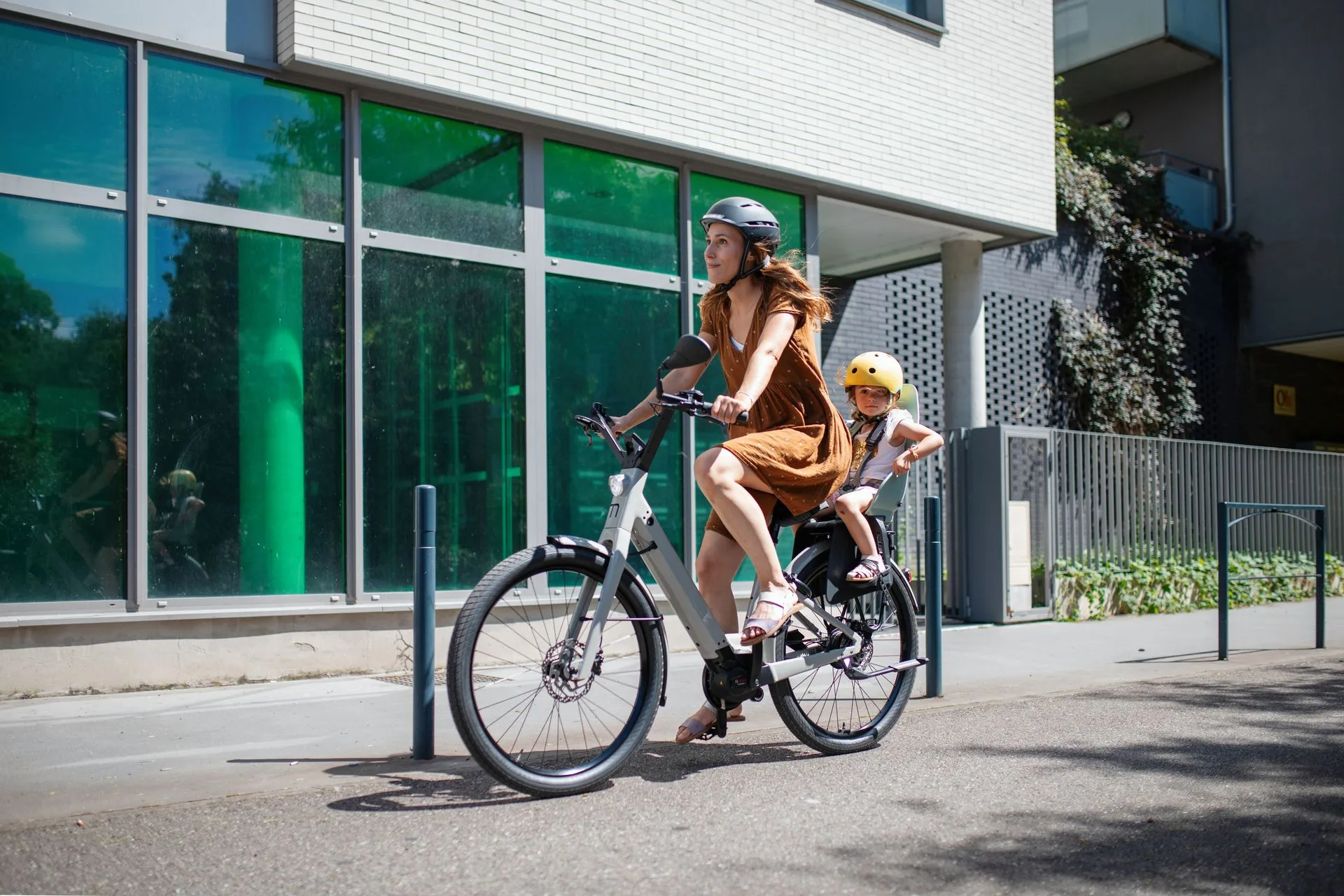 Vélo cargo électrique Moustache Lundi 27